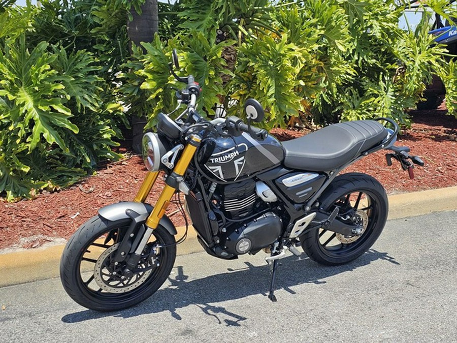 2025 Triumph Speed 400 Phantom Black / Storm Grey Carnival Red Storm Grey