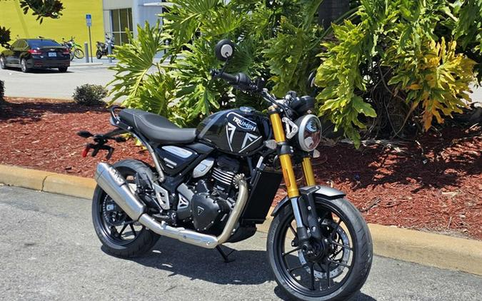 2025 Triumph Speed 400 Phantom Black / Storm Grey Carnival Red Storm Grey
