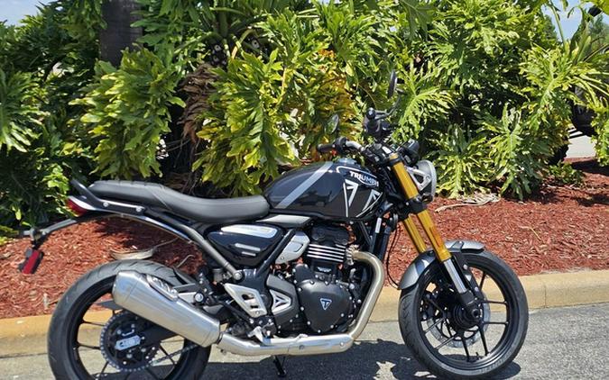 2025 Triumph Speed 400 Phantom Black / Storm Grey Carnival Red Storm Grey