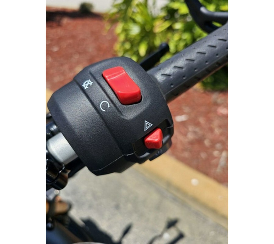 2025 Triumph Speed 400 Phantom Black / Storm Grey Carnival Red Storm Grey