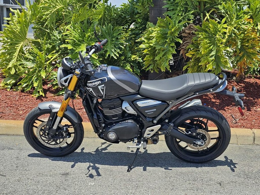 2025 Triumph Speed 400 Phantom Black / Storm Grey Carnival Red Storm Grey