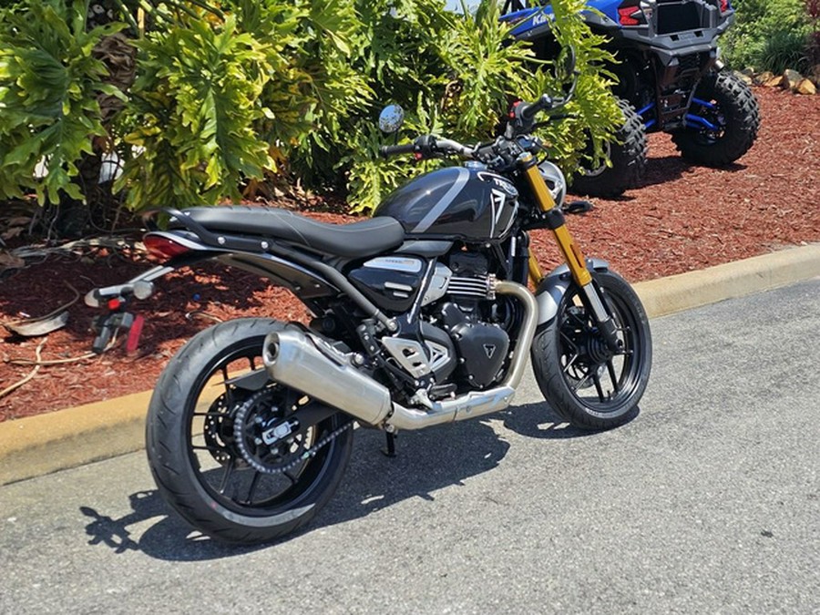 2025 Triumph Speed 400 Phantom Black / Storm Grey Carnival Red Storm Grey