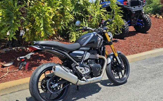 2025 Triumph Speed 400 Phantom Black / Storm Grey Carnival Red Storm Grey