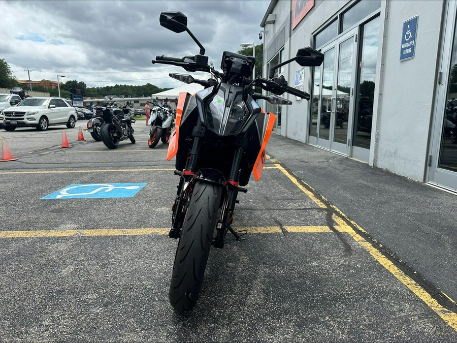 2025 KTM Duke 390