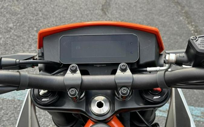 2026 KTM 390 SMC R
