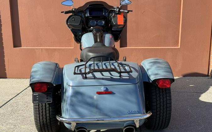 Harley-Davidson® Road Glide® 3 Sharkskin Blue