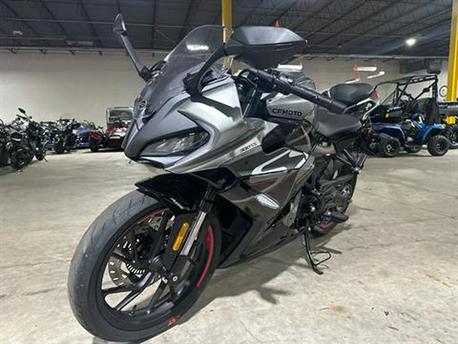 2023 CFMOTO 300SS