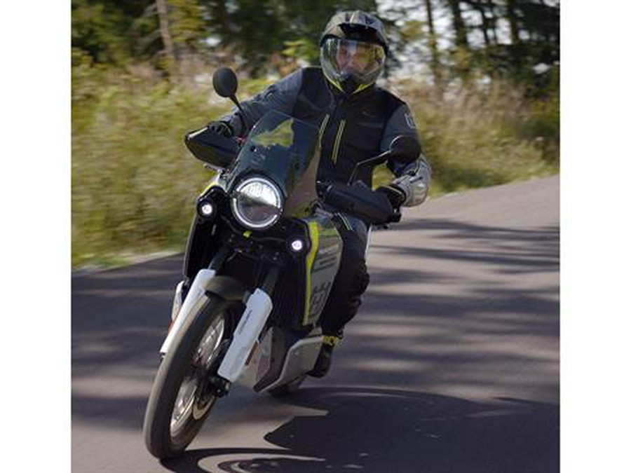 2025 Husqvarna Norden 901