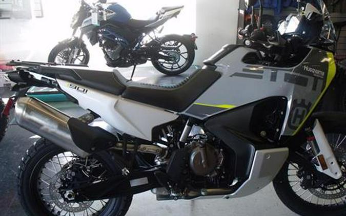 2025 Husqvarna Norden 901