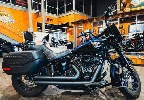 2018 Harley-Davidson Softail Heritage Classic 114 Review — From...