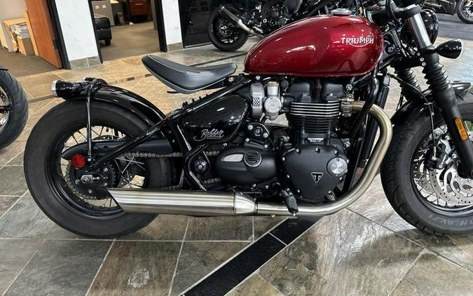 2022 Triumph Bonneville Bobber Cordovan Red