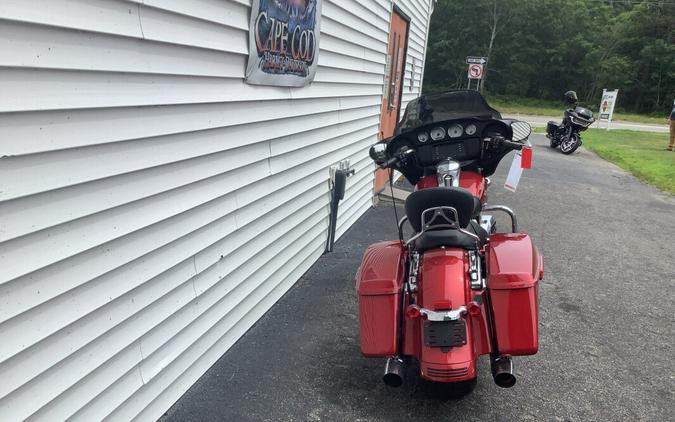 2018 Harley-Davidson Street Glide Wicked Red