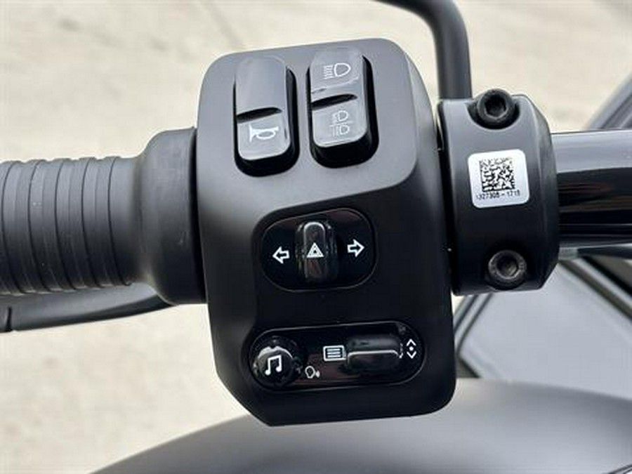 2026 Indian Motorcycle Challenger® Dark Horse®