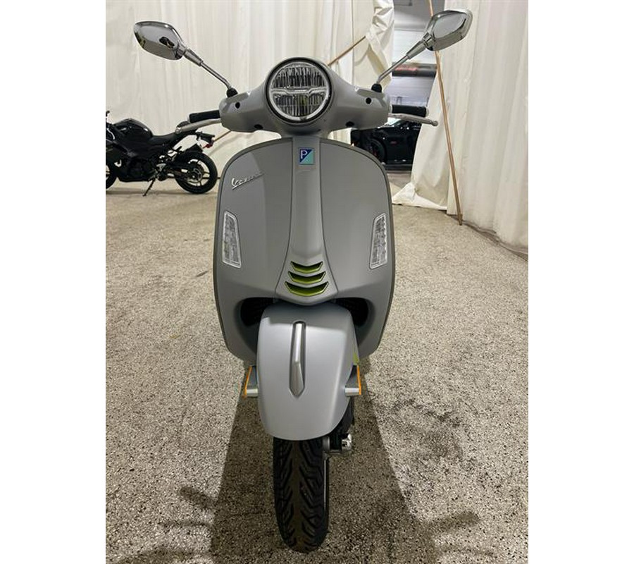 2024 Vespa GTS Super 300 Tech