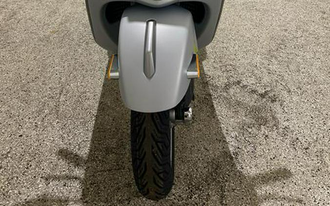 2024 Vespa GTS Super 300 Tech