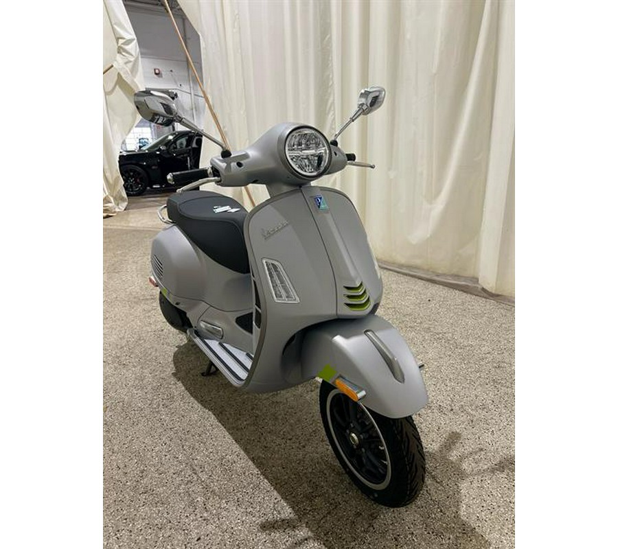 2024 Vespa GTS Super 300 Tech