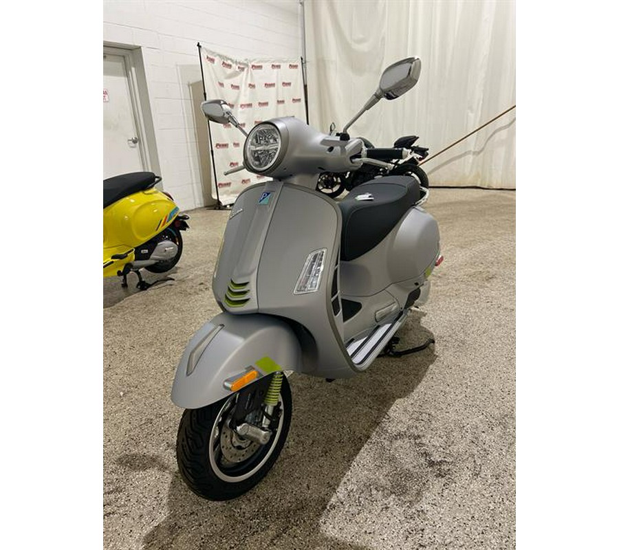 2024 Vespa GTS Super 300 Tech