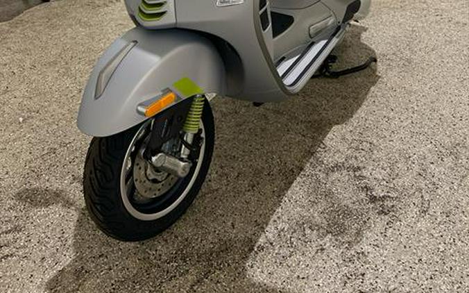 2024 Vespa GTS Super 300 Tech