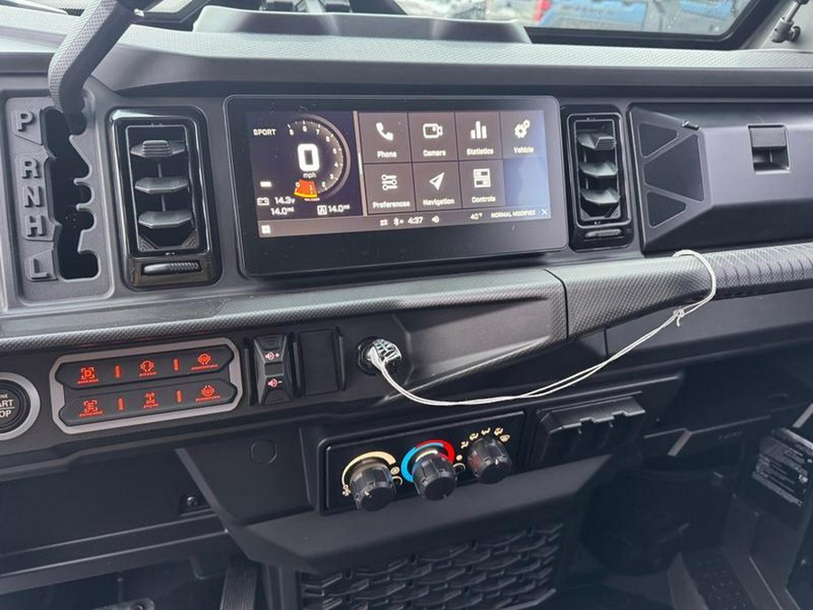 2026 Can-Am® Defender MAX Limited HD11