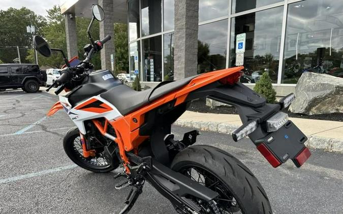 2026 KTM 390 SMC R
