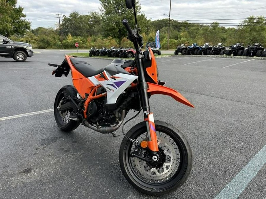2026 KTM 390 SMC R