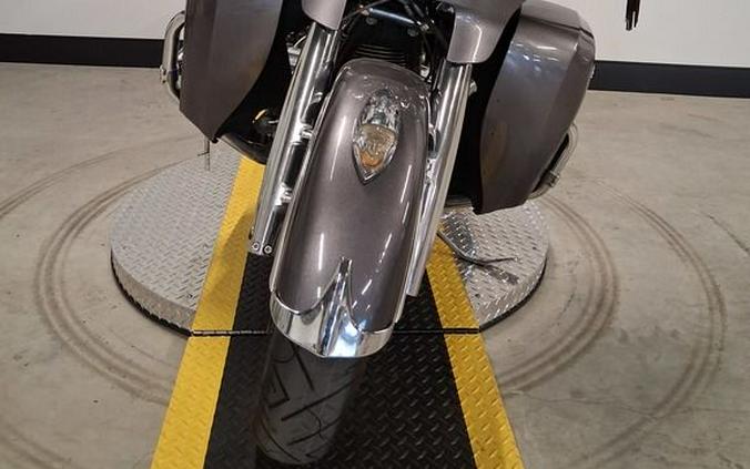 2016 Indian Motorcycle® Roadmaster® Steel Gray and Thunder Black