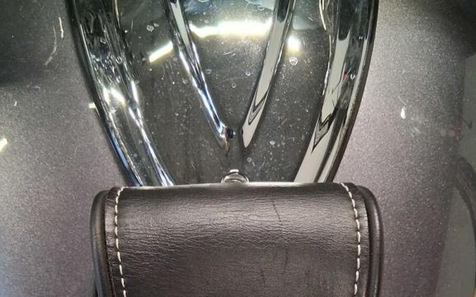 2016 Indian Motorcycle® Roadmaster® Steel Gray and Thunder Black