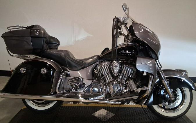 2016 Indian Motorcycle® Roadmaster® Steel Gray and Thunder Black