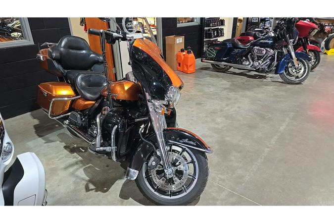2014 ELECTRA GLIDE ULTRA LIMITED - AMBER WHISKEY / VIVID BLACK - Harley-Davidson®