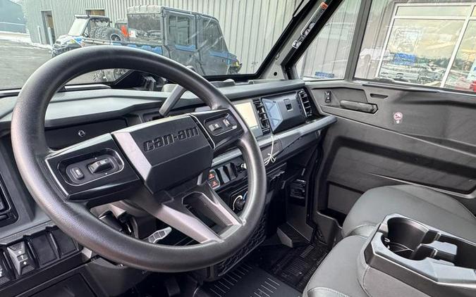 2026 Can-Am® Defender MAX XT CAB HD11 With 10.25 in.display