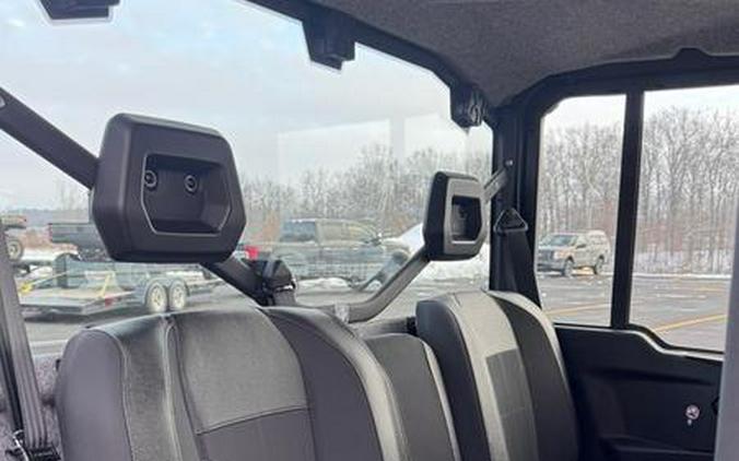 2026 Can-Am® Defender MAX XT CAB HD11 With 10.25 in.display