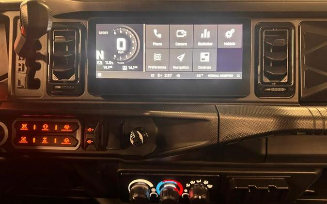 2026 Can-Am® Defender MAX XT CAB HD11 With 10.25 in.display