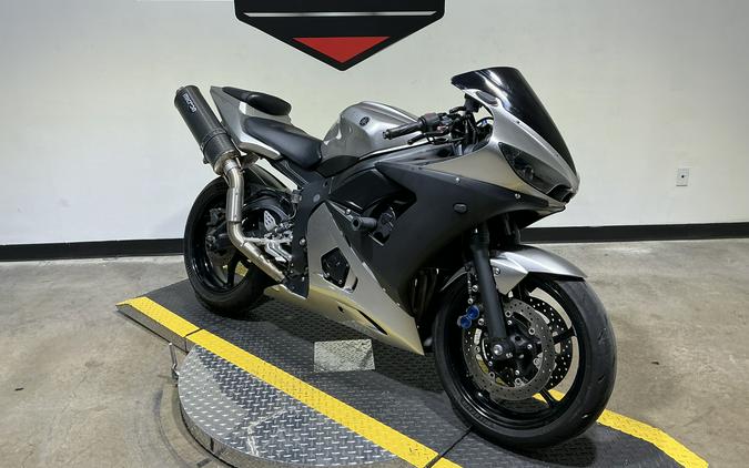 2003 Yamaha YZF-R6