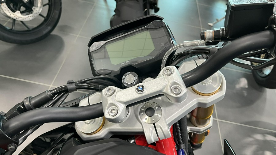 2025 BMW G 310 R