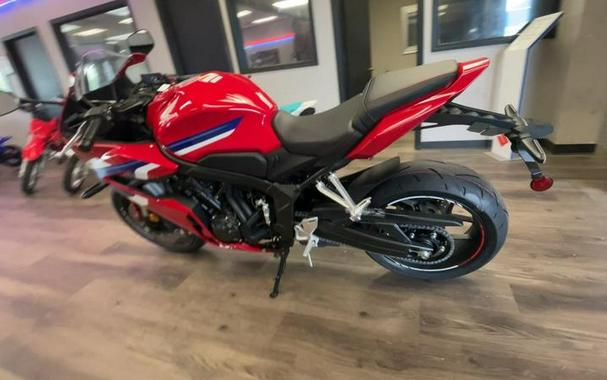 2026 Honda® CBR650R E-Clutch
