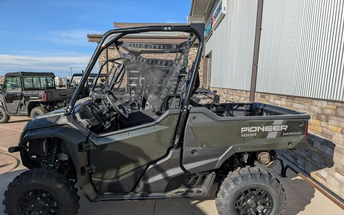 2025 Honda Pioneer 1000 Deluxe