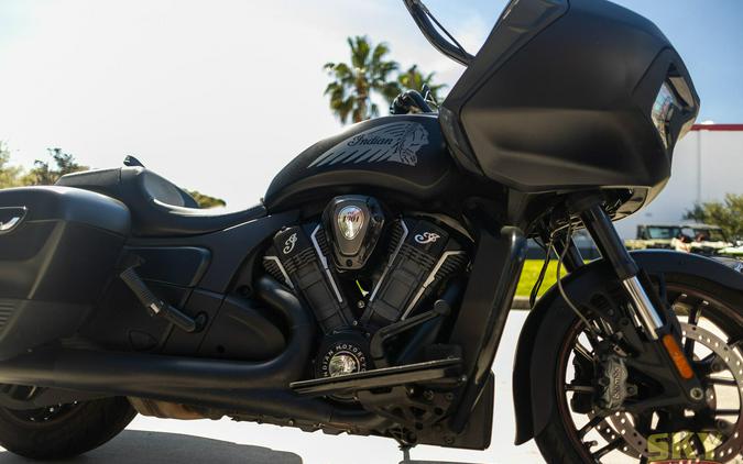 2020 Indian Motorcycle CHALLENGER DARK HORSE THNDR BLK SMK 49ST Dark Horse