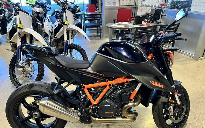 Video: Watch our 2020 KTM 1290 Super Duke R...