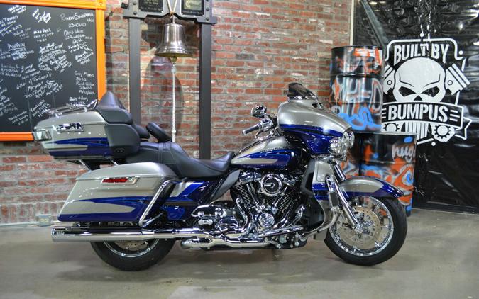 2017 Harley-Davidson CVO Limited Palladium Silver/Phantom Blue