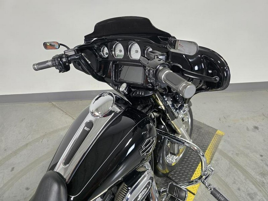 2014 Harley-Davidson® FLHXS - Street Glide® Special