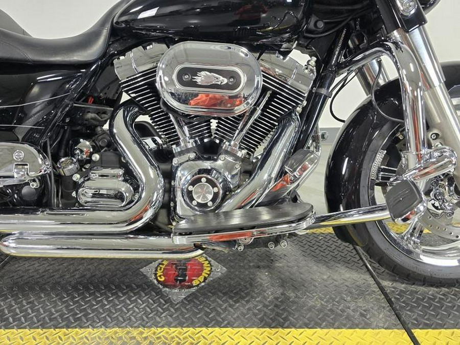 2014 Harley-Davidson® FLHXS - Street Glide® Special