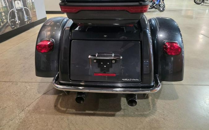 2015 Harley-Davidson FLHTCUTG - Tri-Glide Ultra