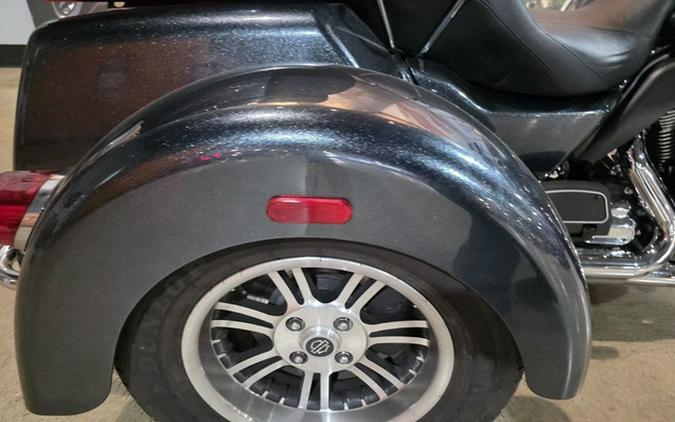 2015 Harley-Davidson FLHTCUTG - Tri-Glide Ultra