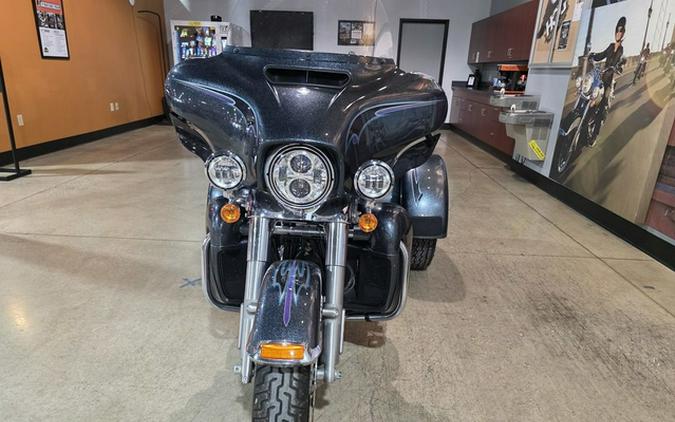 2015 Harley-Davidson FLHTCUTG - Tri-Glide Ultra