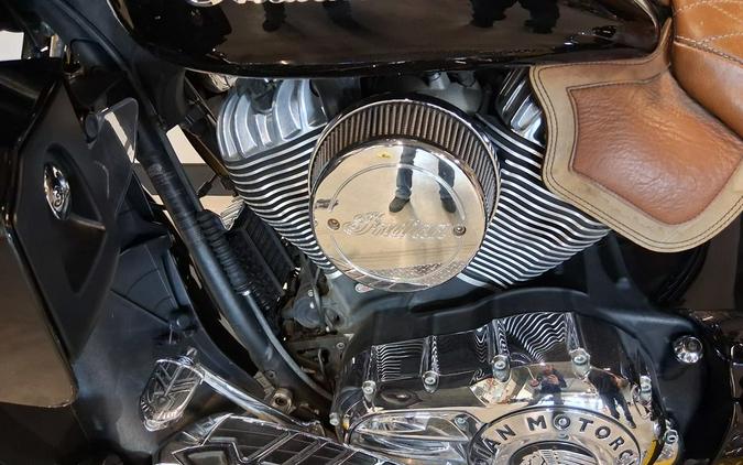 2016 Indian Motorcycle® Roadmaster® Thunder Black