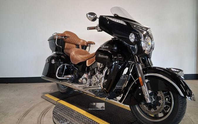 2016 Indian Motorcycle® Roadmaster® Thunder Black