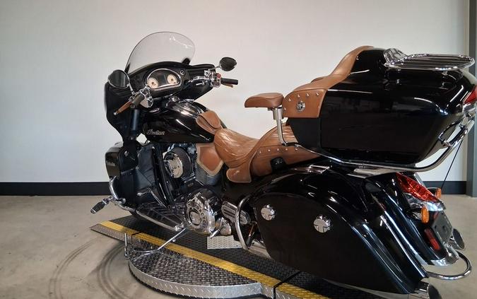 2016 Indian Motorcycle® Roadmaster® Thunder Black