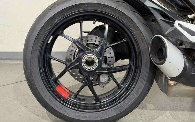 2023 Ducati Streetfighter V2 Storm Green V2