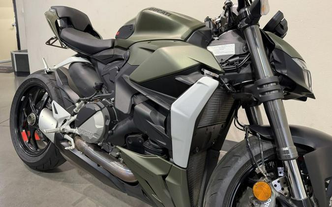 2023 Ducati Streetfighter V2 Storm Green V2