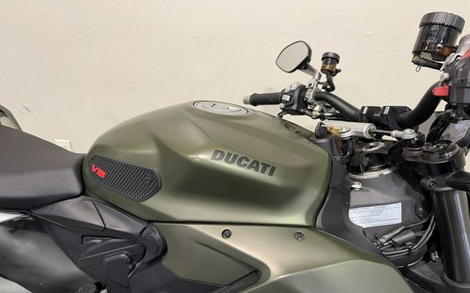 2023 Ducati Streetfighter V2 Storm Green V2